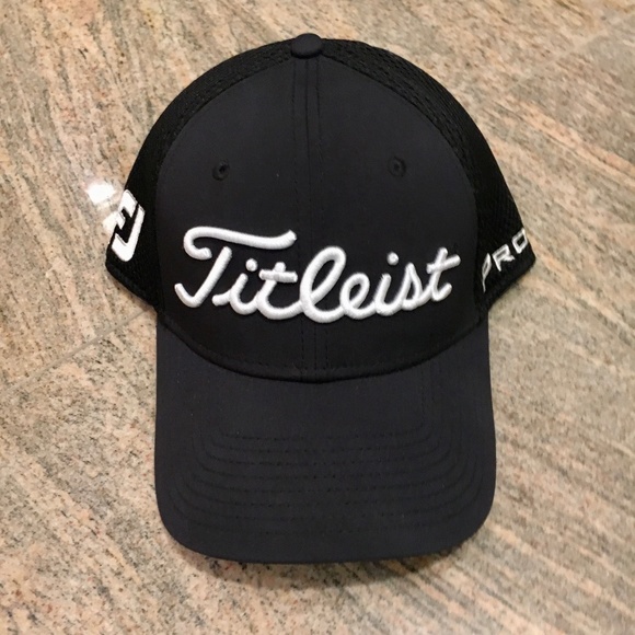 Titleist Black Tour Sports Mesh Golf Hat Size M/L